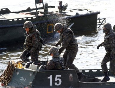 Πρώτη συμμετοχή της ομάδας των βατραχανθρώπων των ΗΠΑ που σκότωσε τον Ο.Μ.Λάντεν σε στρατιωτικές ασκήσεις κατά της Β.Κορέας (φωτό)